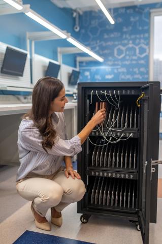 Data centre-wires